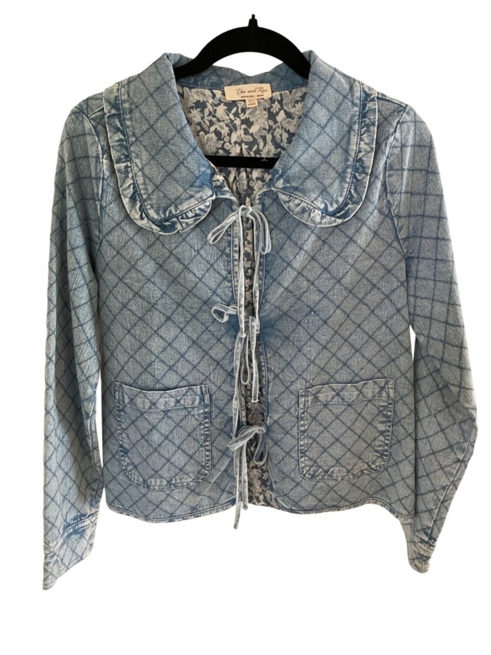 Doe and Rae Womens Quilted Denim Jacket Blue Floral Lined Tie Front Medium